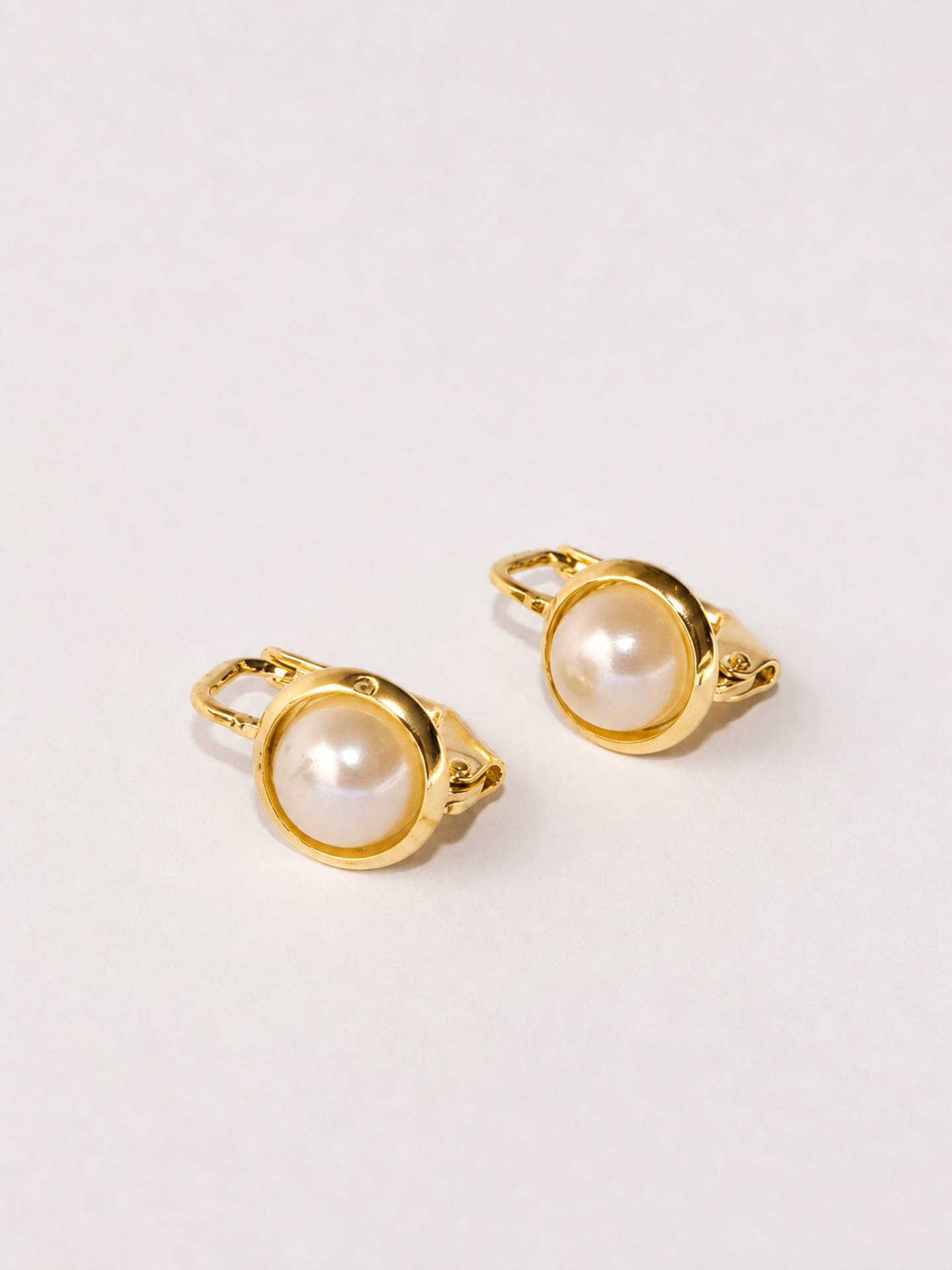Argollas Perla Botón Mini